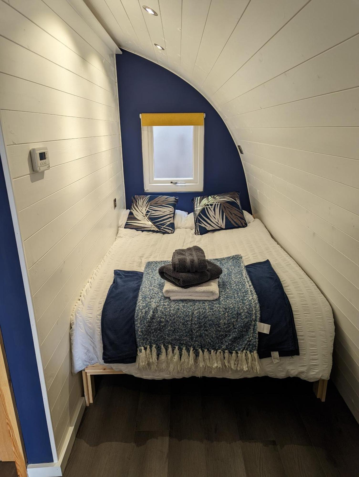 Vila Peacock Lake Glamping Nottingham Pokoj fotografie